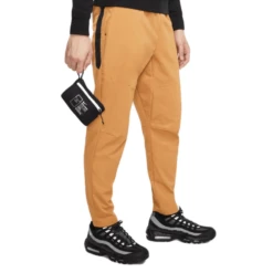 Nike Stash Tote -ball game 1036513 800 auto