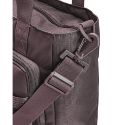 Under Armour Triumph Utility Tote -ball game 1359296 800 auto
