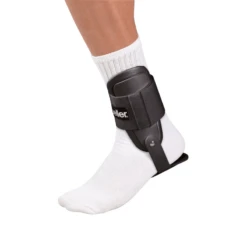 Mueller Sports Medicine Lite Ankle Brace