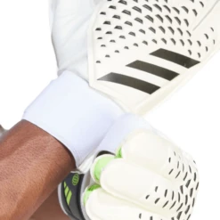 Adidas Predator Training Glove 11 Adidas Predator Training Glove -ball game 1406441 800 auto